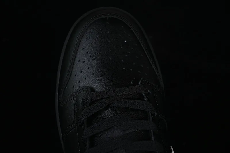 All Categories Nk SB Dunk Series Nk SB Dunk Low Low-top sneakers Nike SB Dunk Low All black and white hook Low-top casual sneakers IO7606-010
